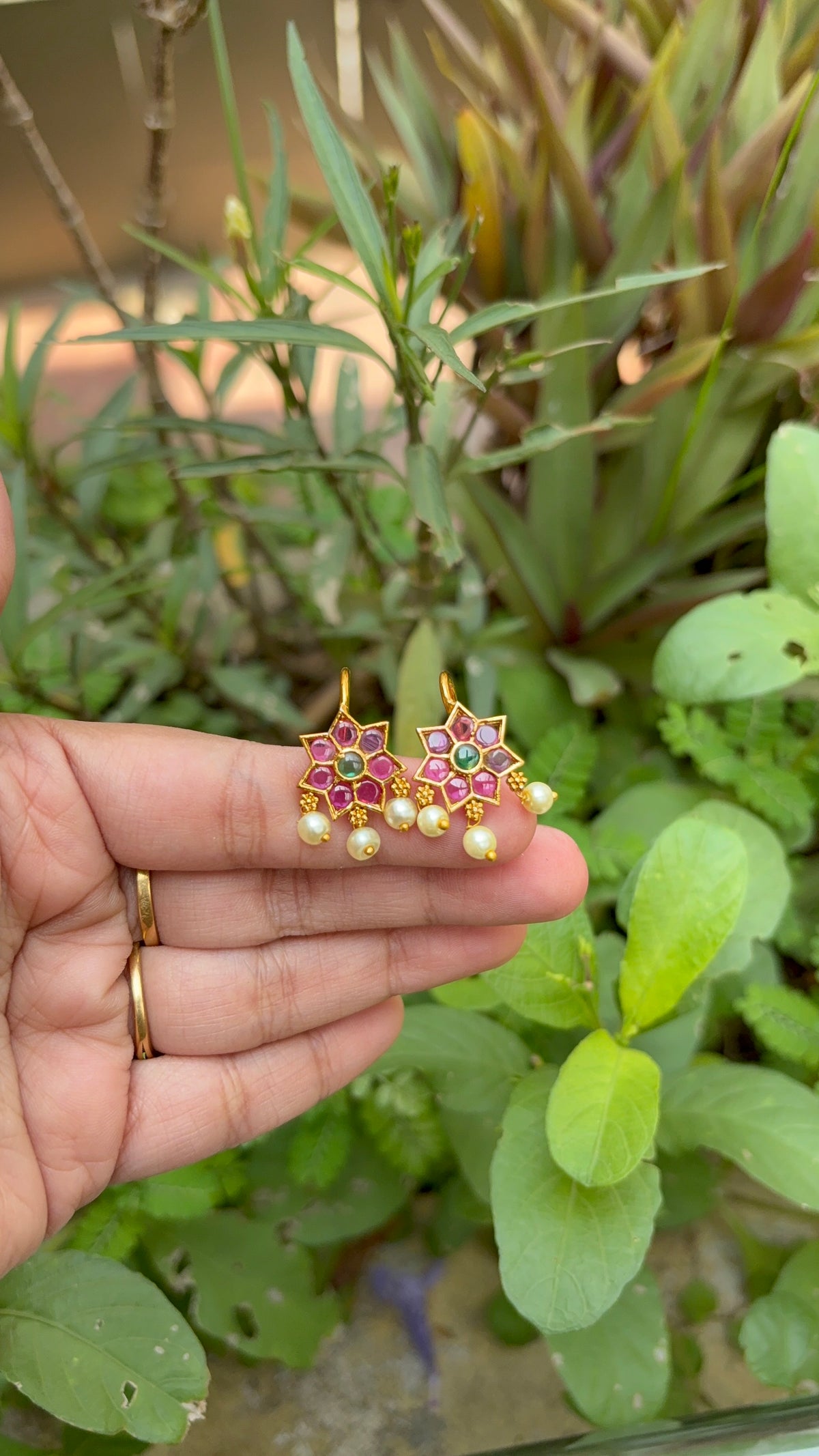 Floral bugadi