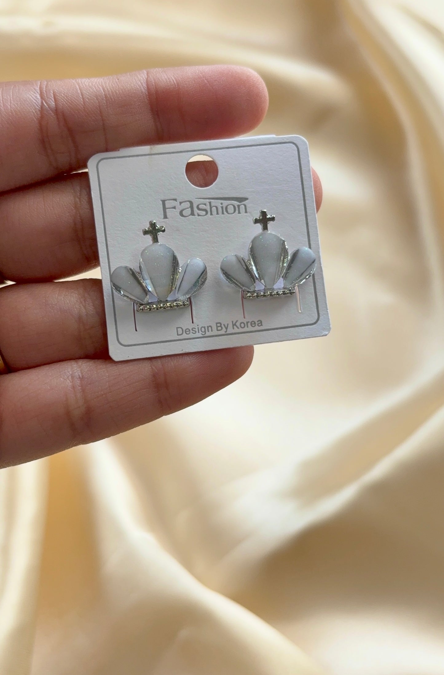 Crown stud