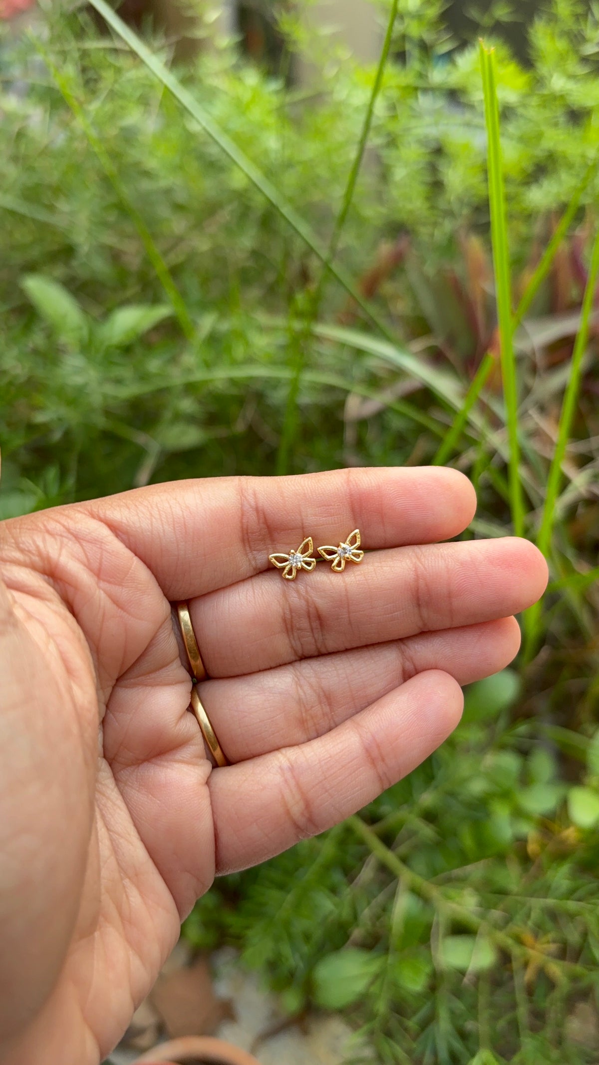 Butterfly stud