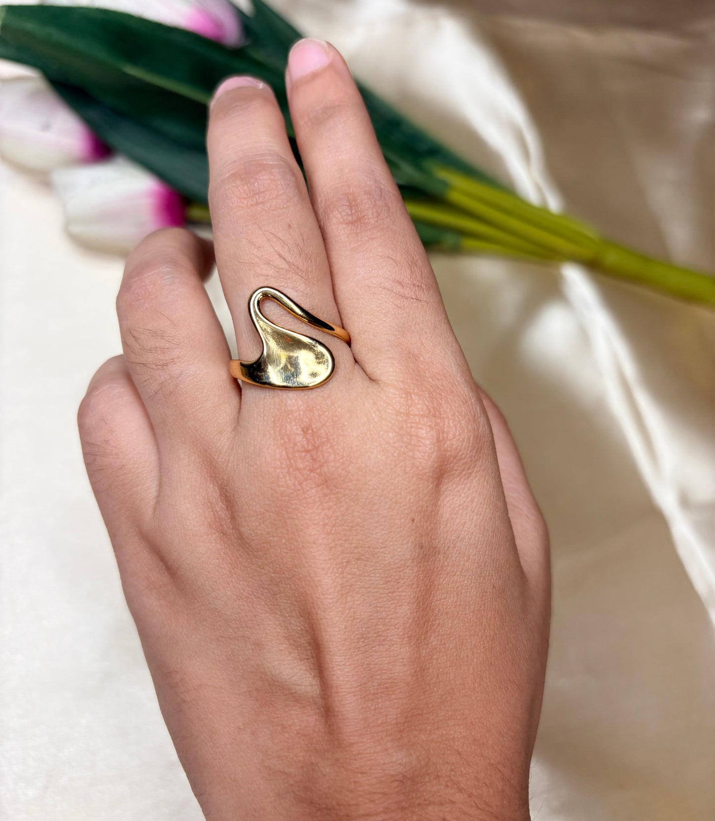 Statement Wavy Ring(Adjustable Size)