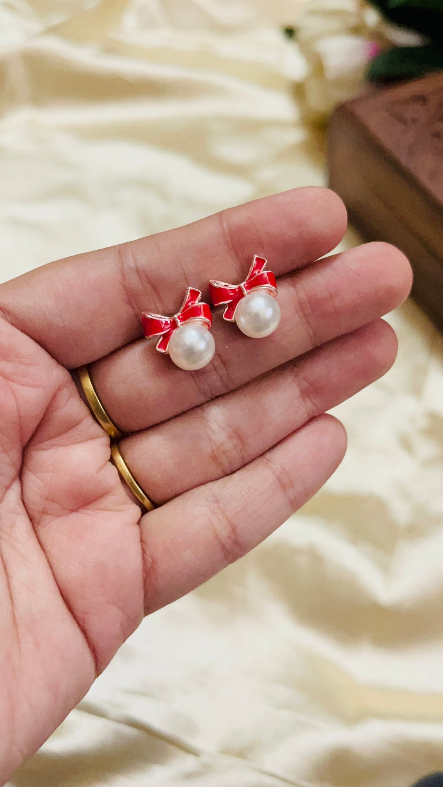 Bow Style Mini stud