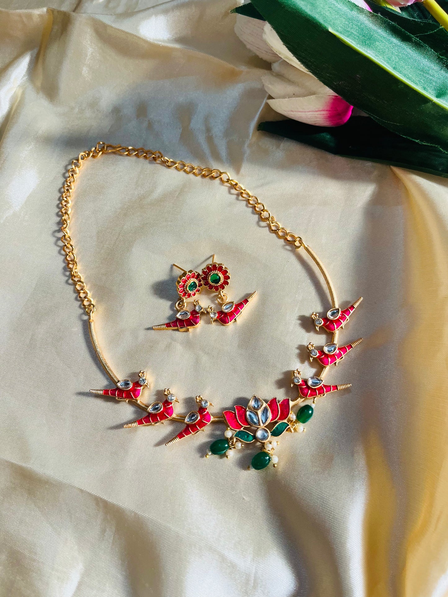 Parrot with Lotus Hasli necklace