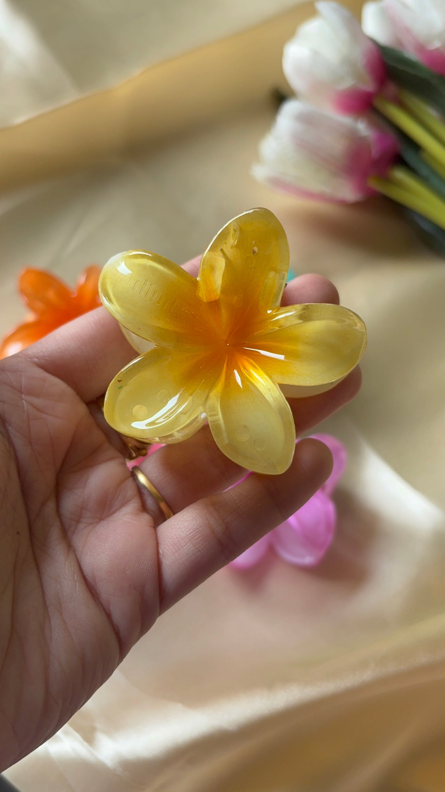 Pintersty Floral Claw Clip (Medium size)