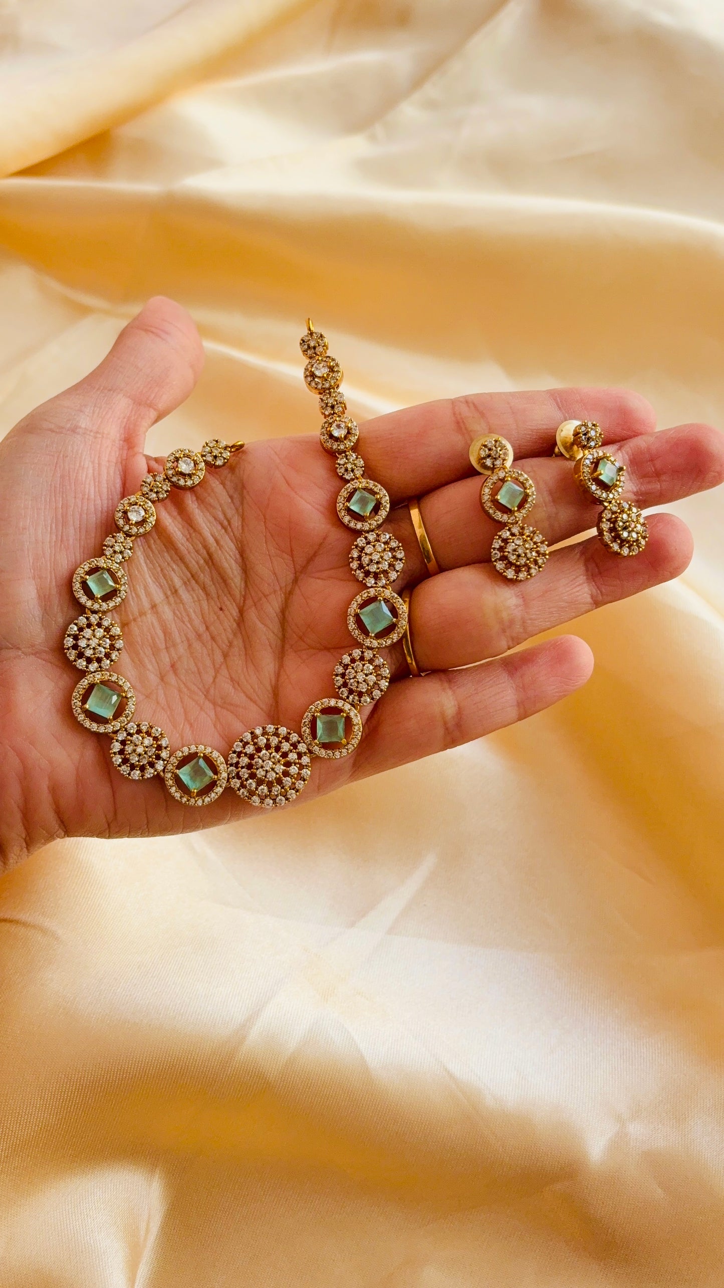 Diamond inspired Neckset