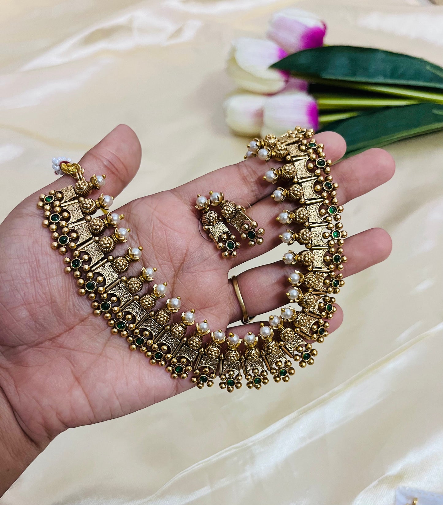 Matte Finish Pearl Neckpiece