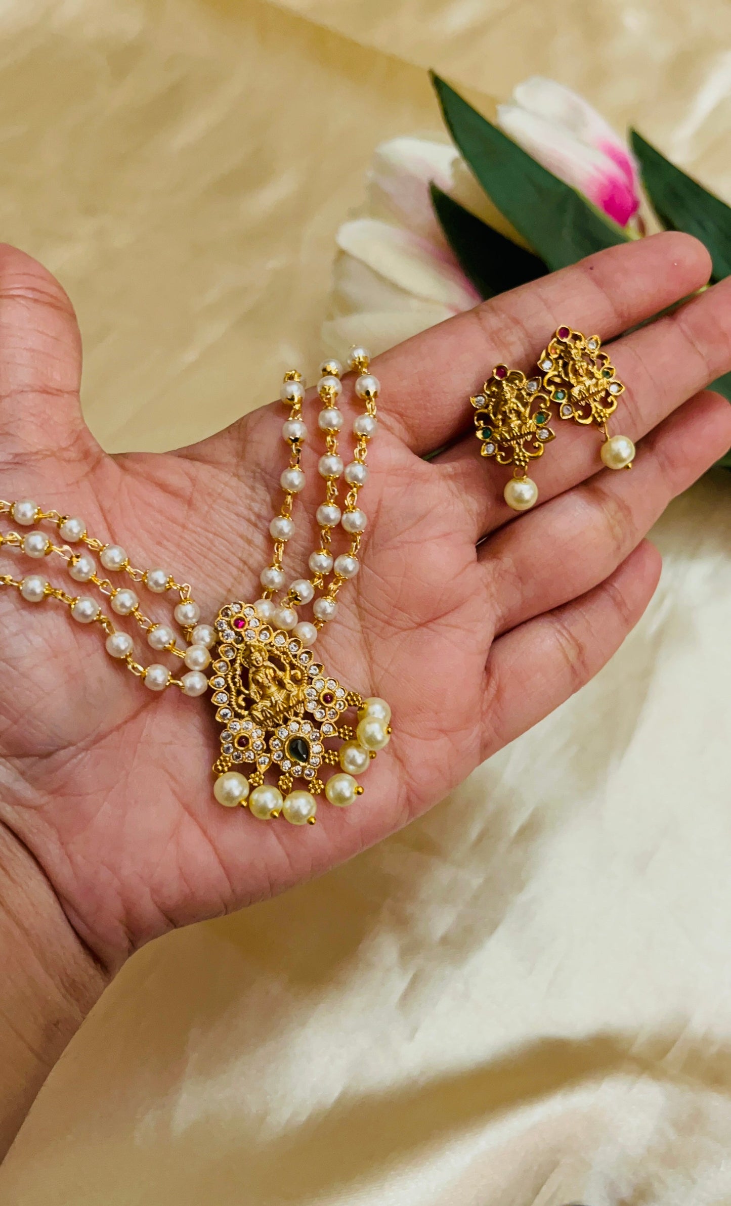 Pearl Lakshmi Neckpiece