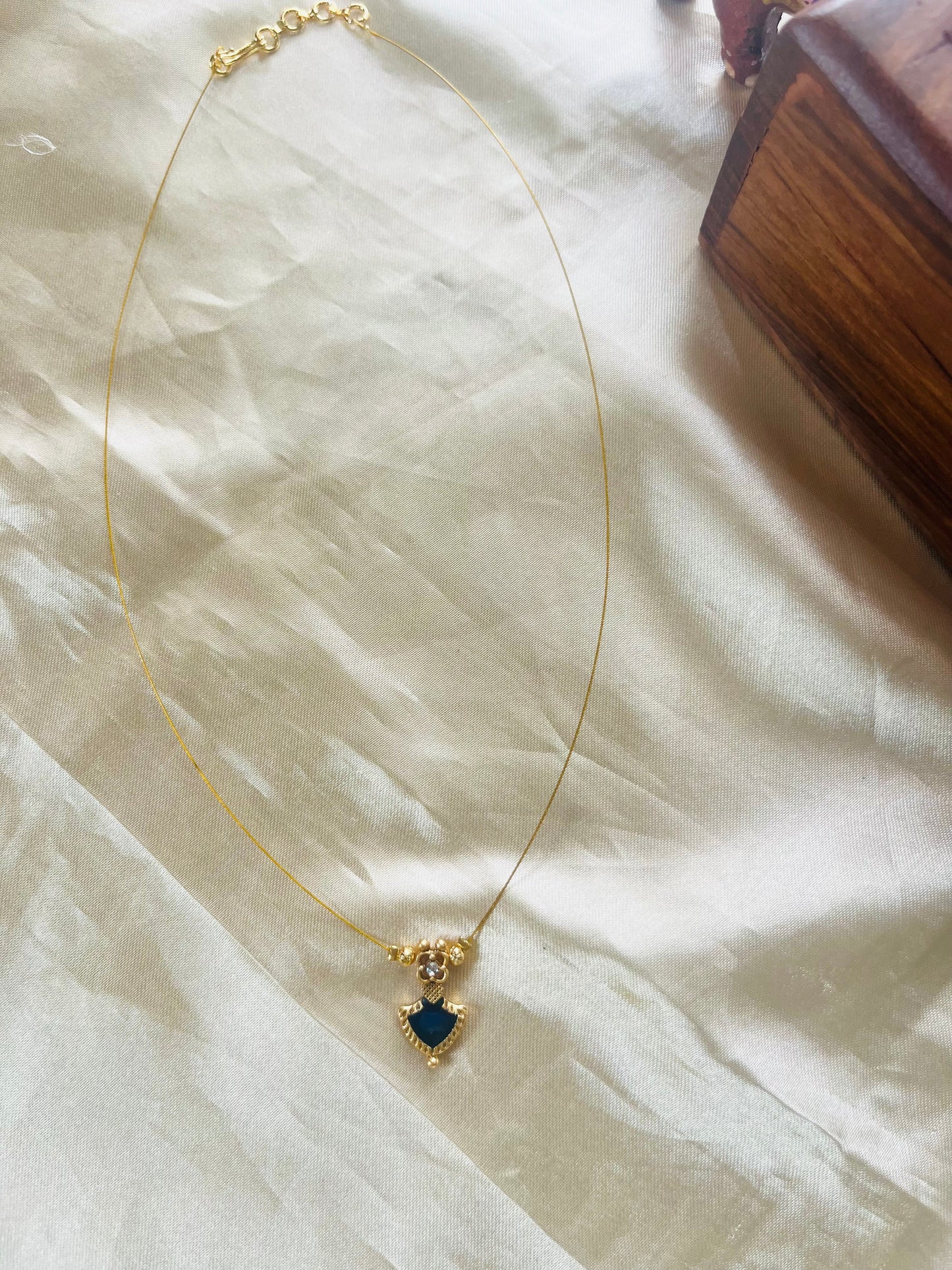Palakka invisible necklace