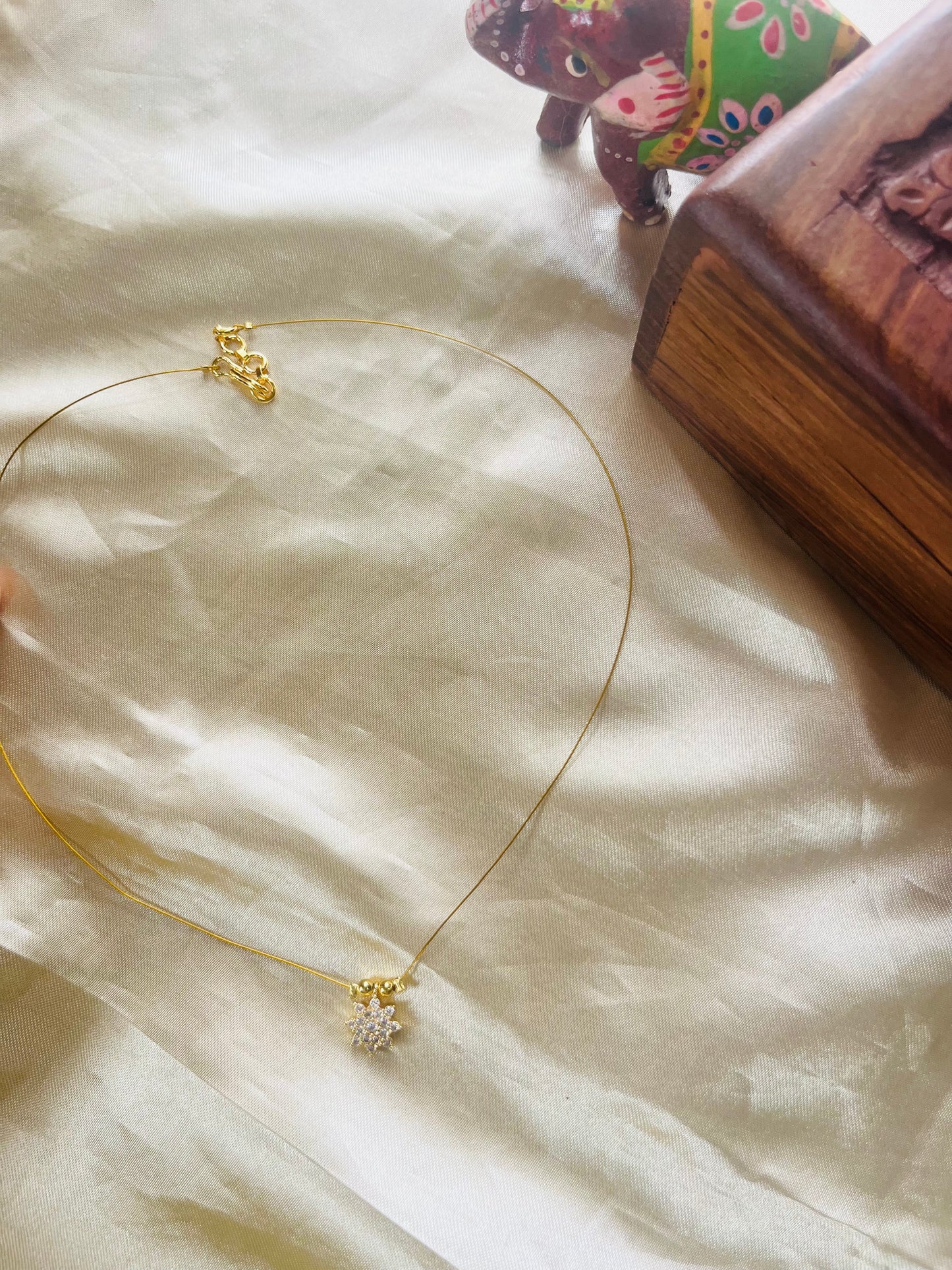AD floral invisible necklace