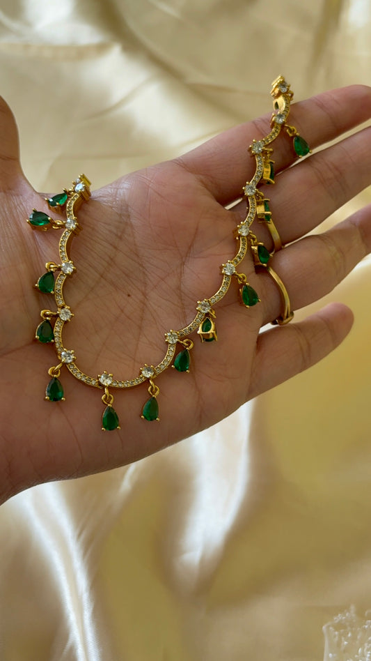 Minimalistic Emerald party wear necklace