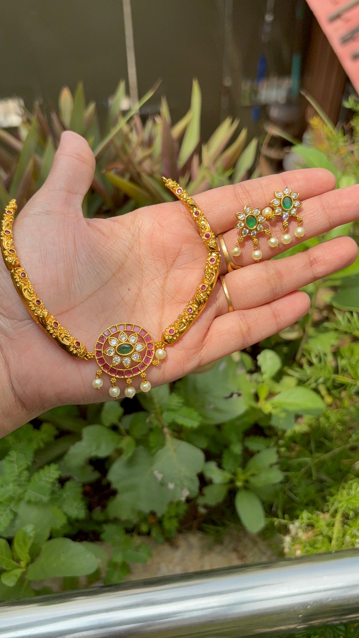 Kant neckpiece