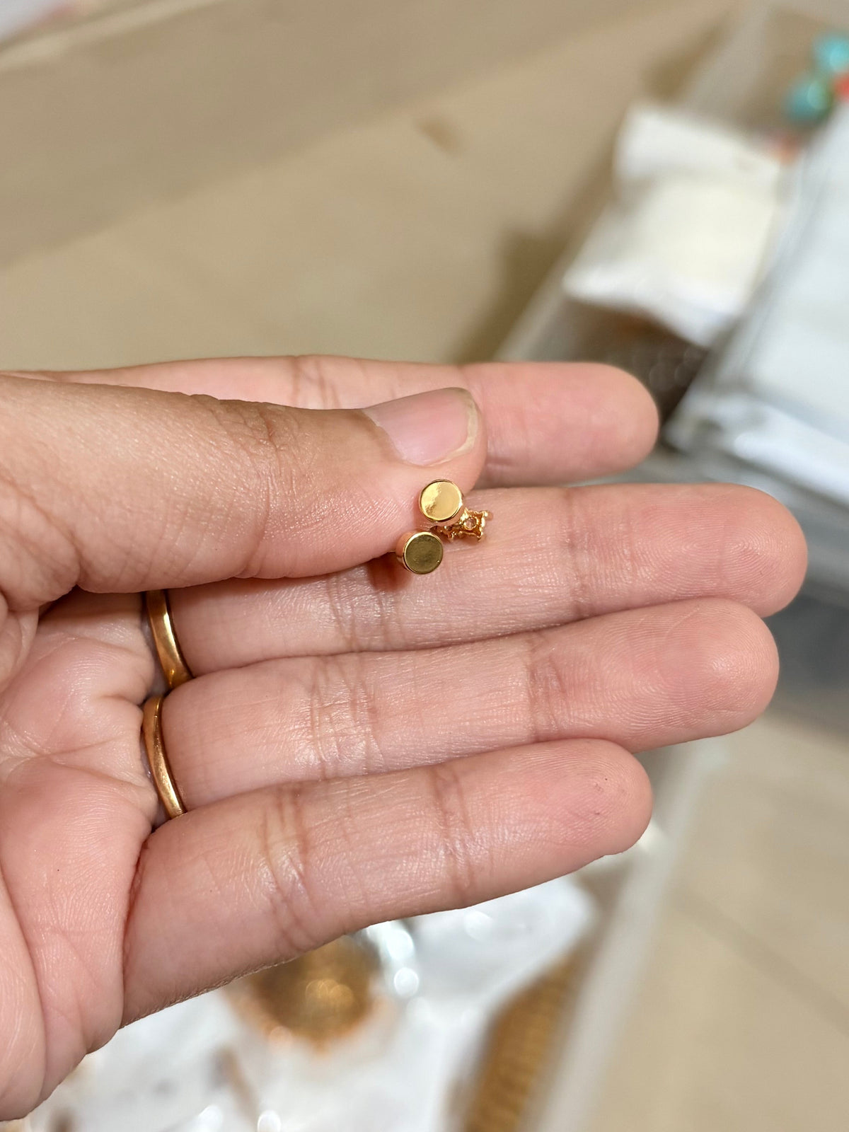 Ball back stud