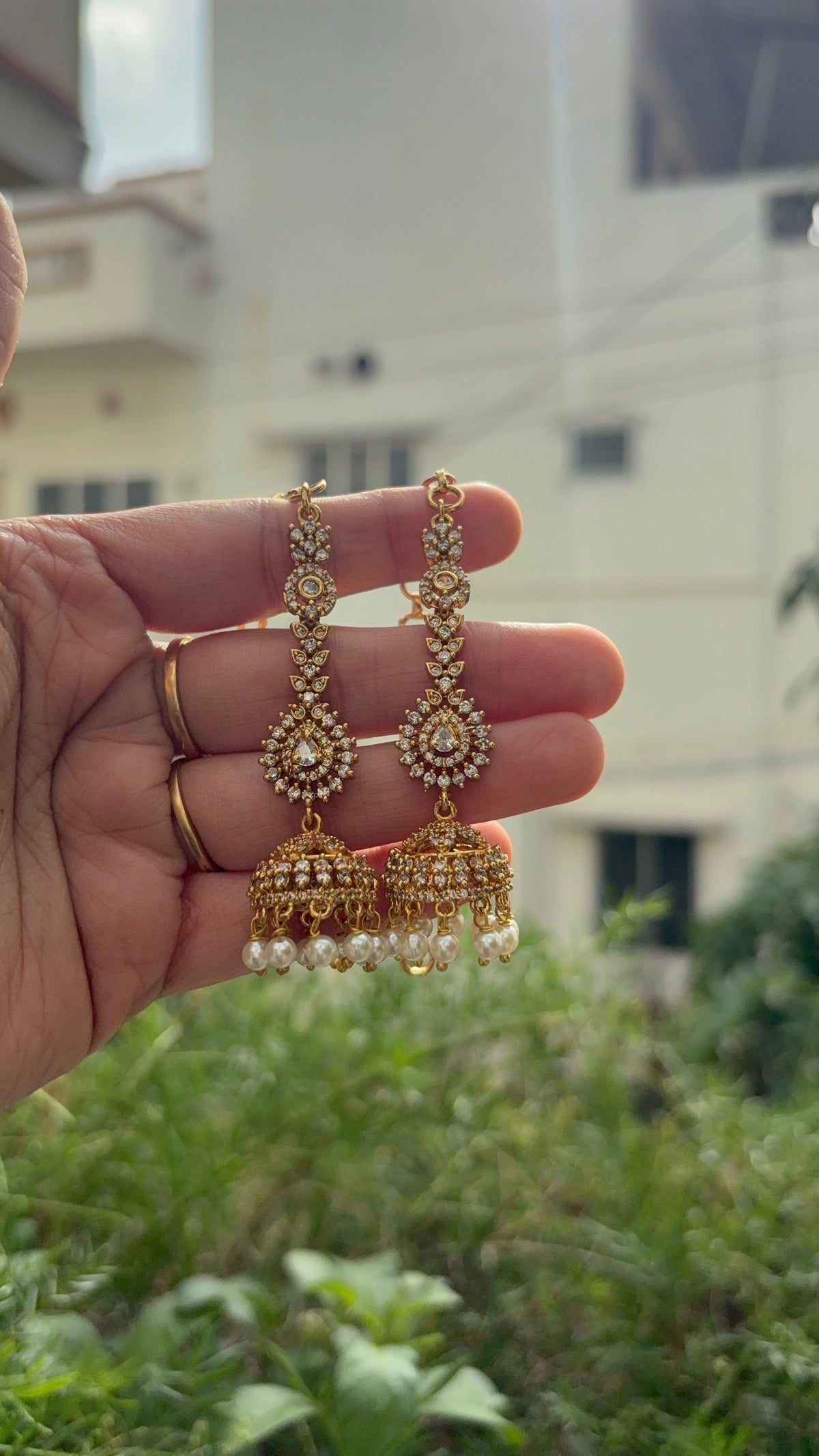 White stone maatal jhumka