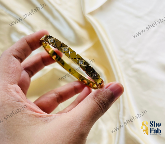 Anti Tarnish Diamond Cut Bracelet (Gold)
