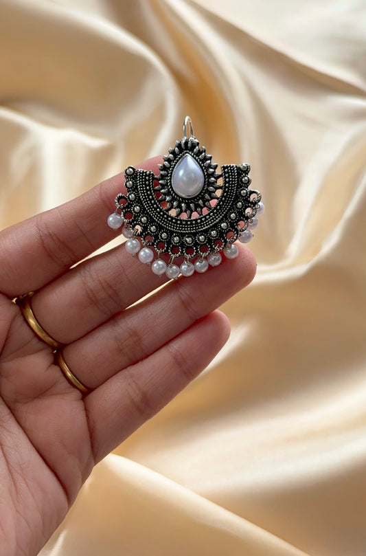 Oxidised Pearl Hook