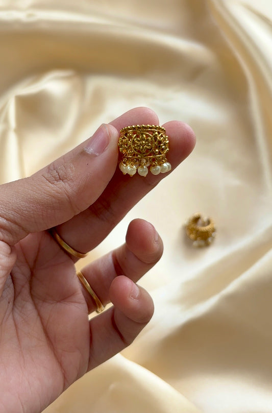 Ear cuff