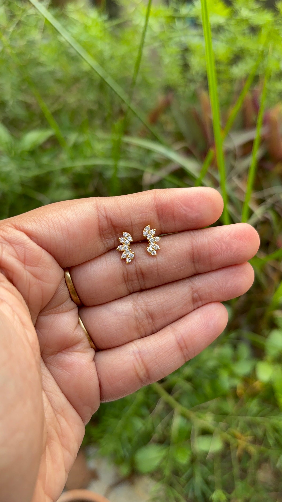 Helix stud -1