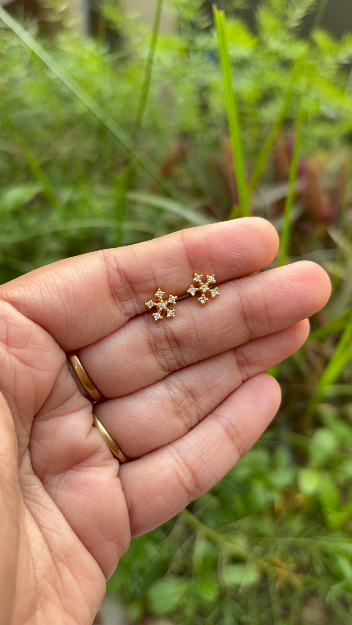 Floral second Stud -3