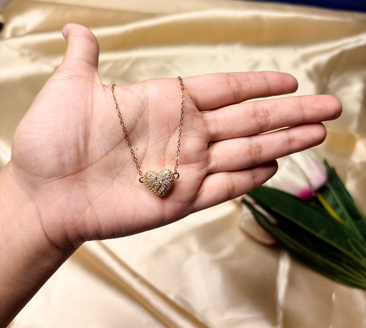 Magnetic Heart pendent Chain
