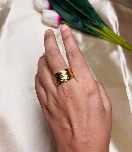 Bold Leafy Ring(Adjustable Size)