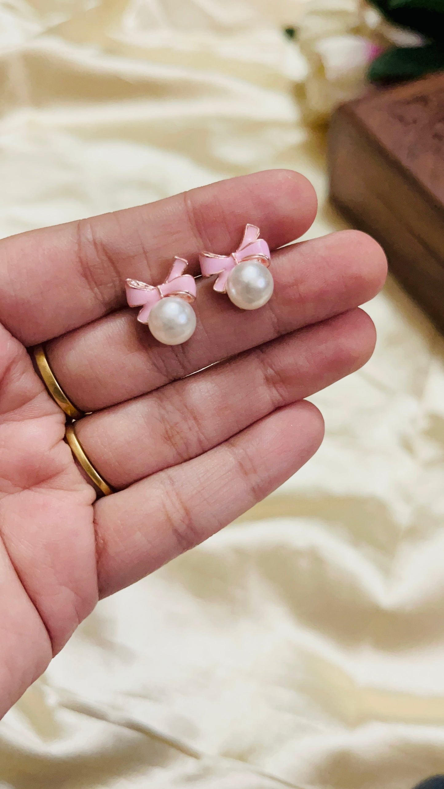 Bow Style Mini stud
