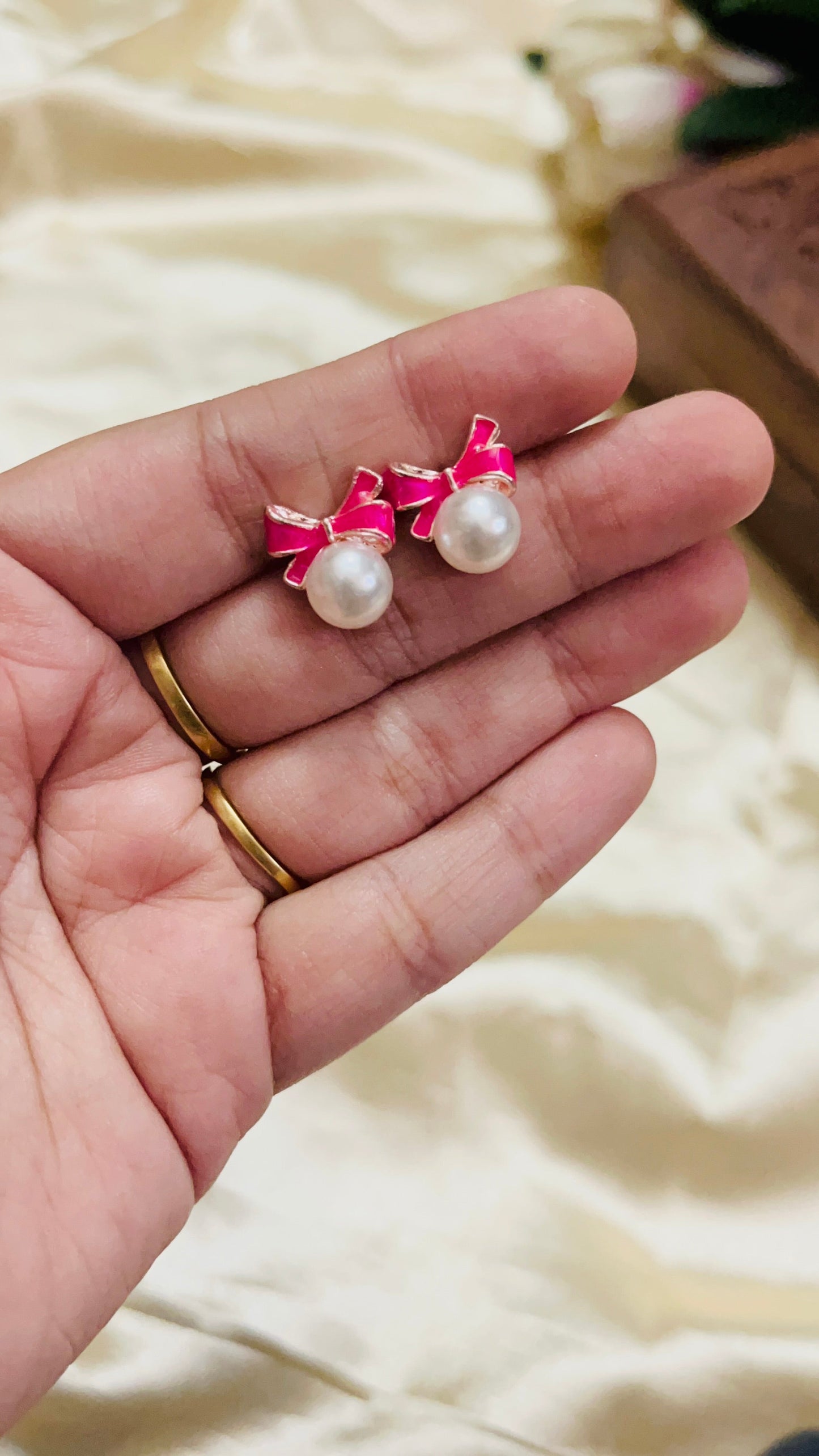 Bow Style Mini stud
