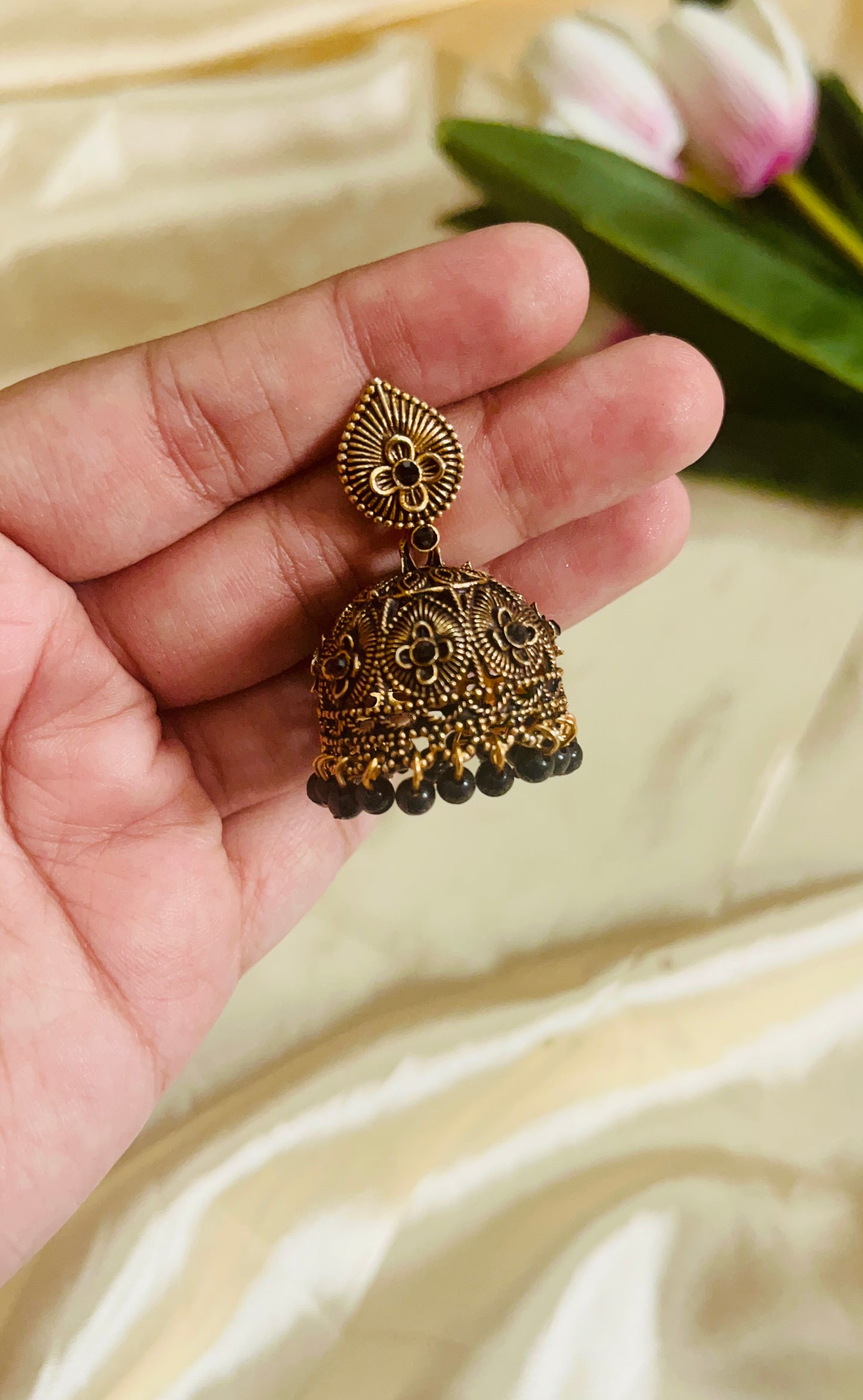 Weightless Stud Jhumka