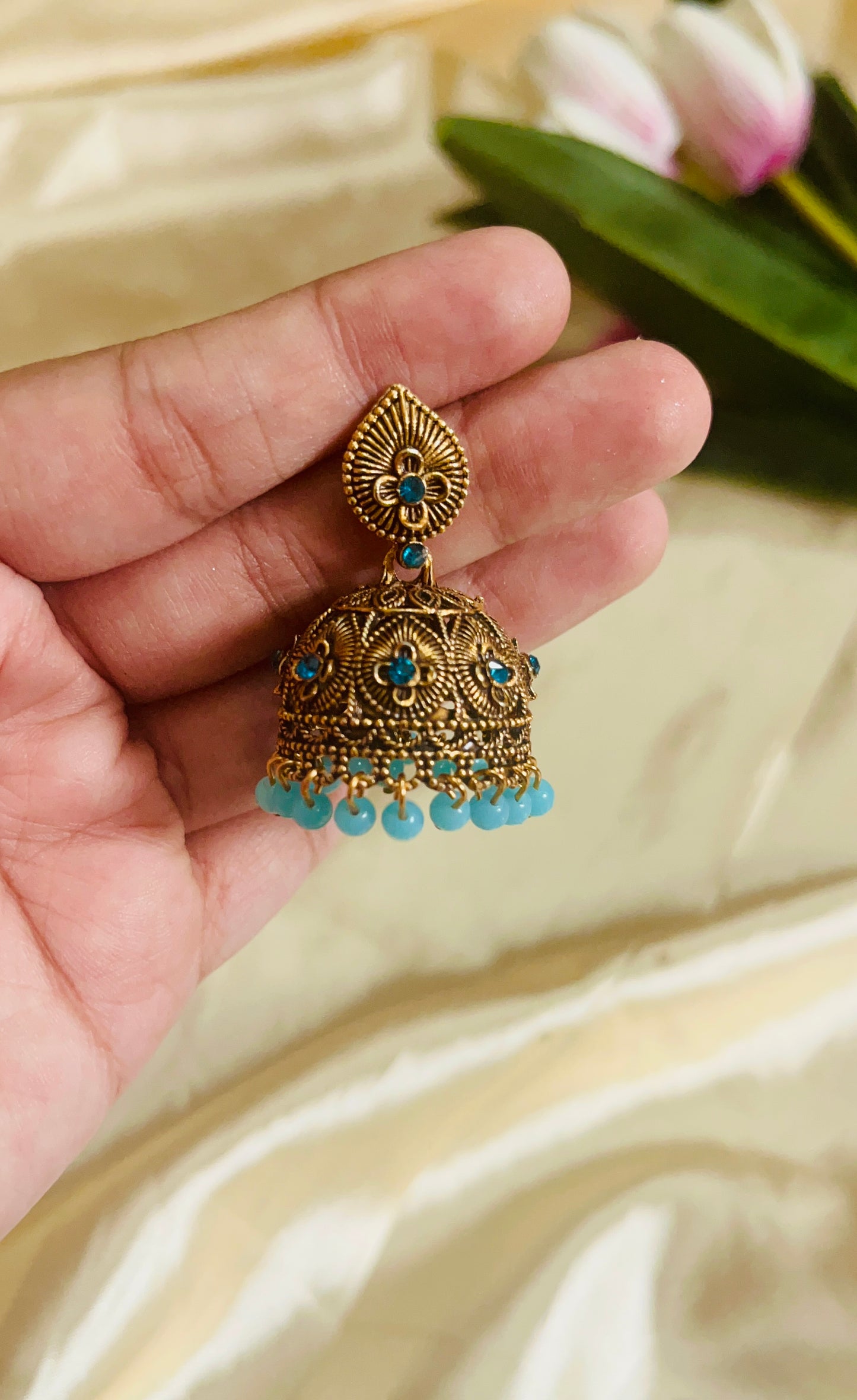Weightless Stud Jhumka