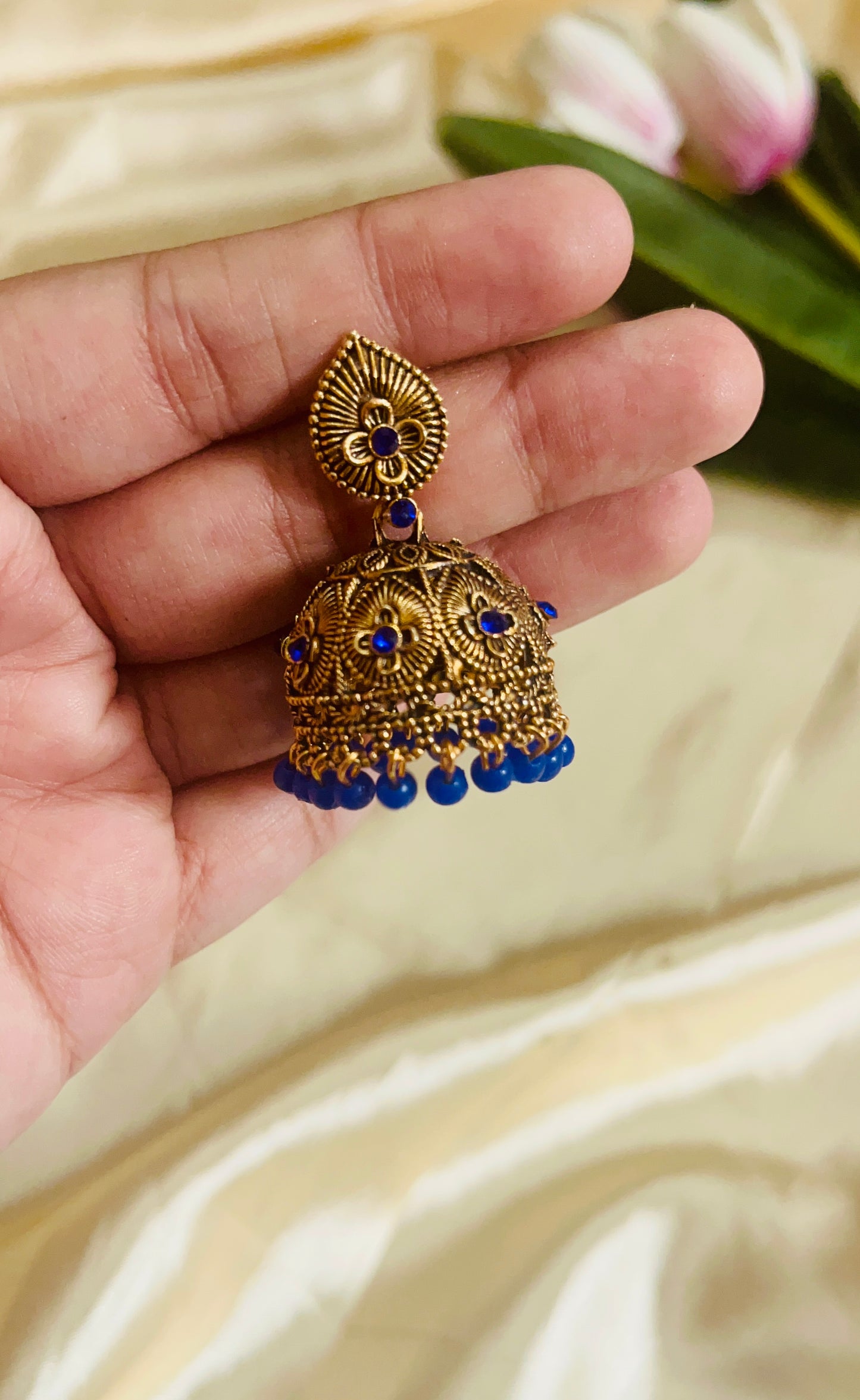 Weightless Stud Jhumka