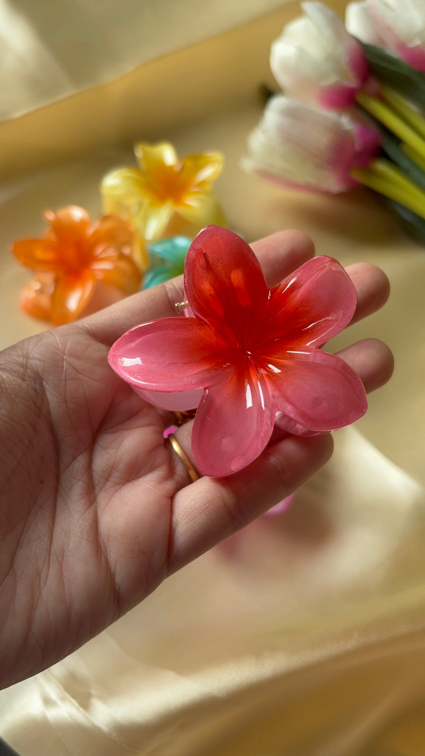 Pintersty Floral Claw Clip (Medium size)