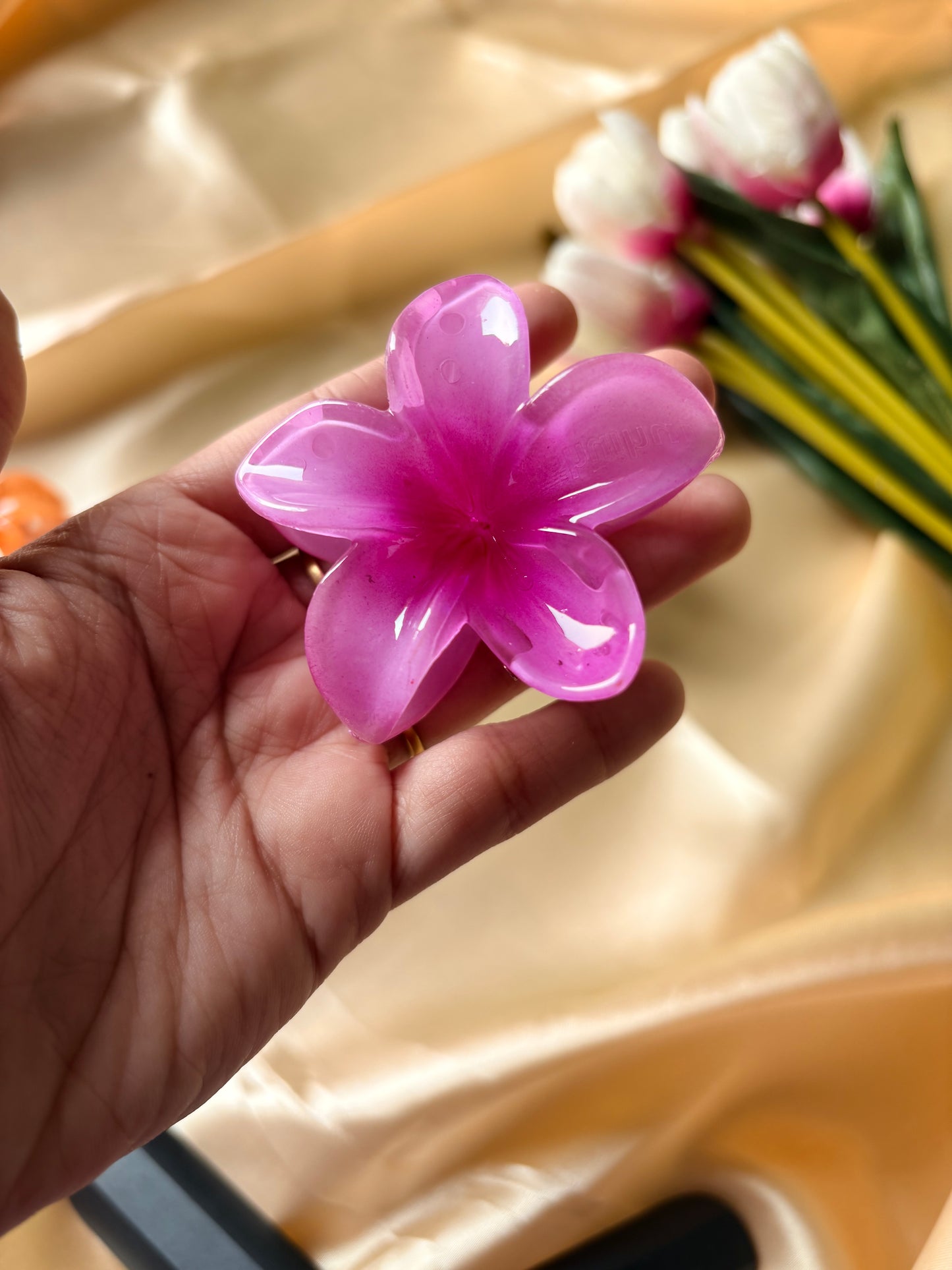 Pintersty Floral Claw Clip (Medium size)