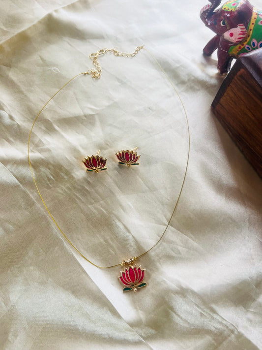 Lotus invisible necklace with stud