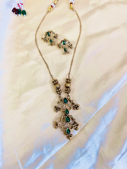 Antique neckchain set replica