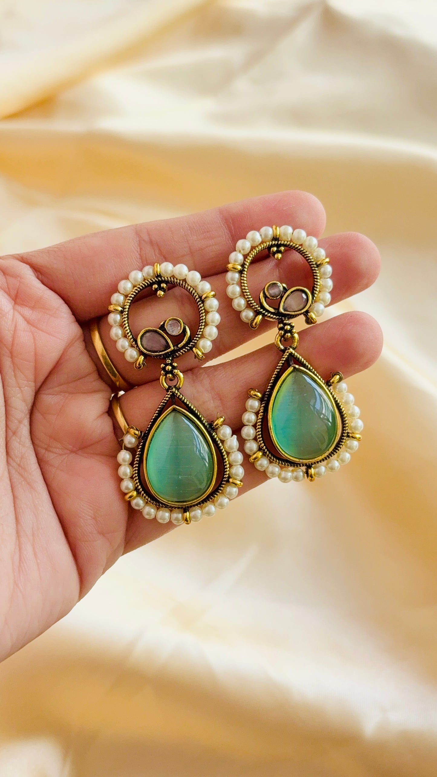 Pearl outlined Monalisa Stone Earrings