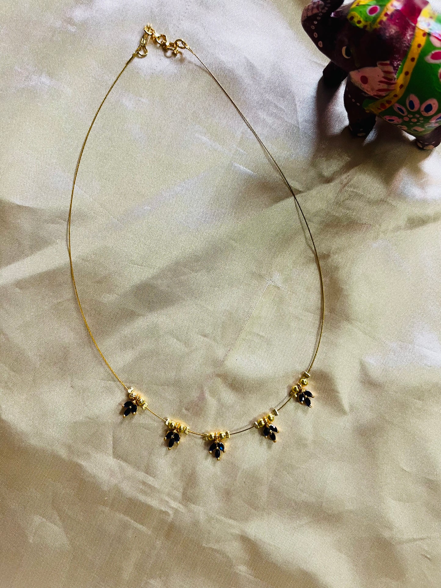 AD leaf invisible necklace (Blue)