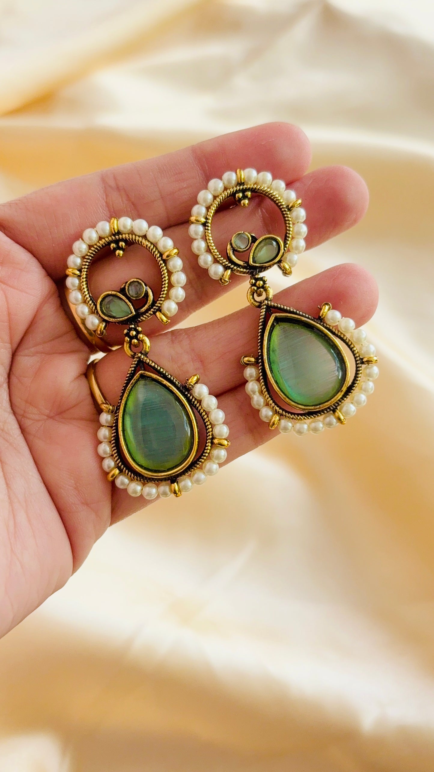 Pearl outlined Monalisa Stone Earrings