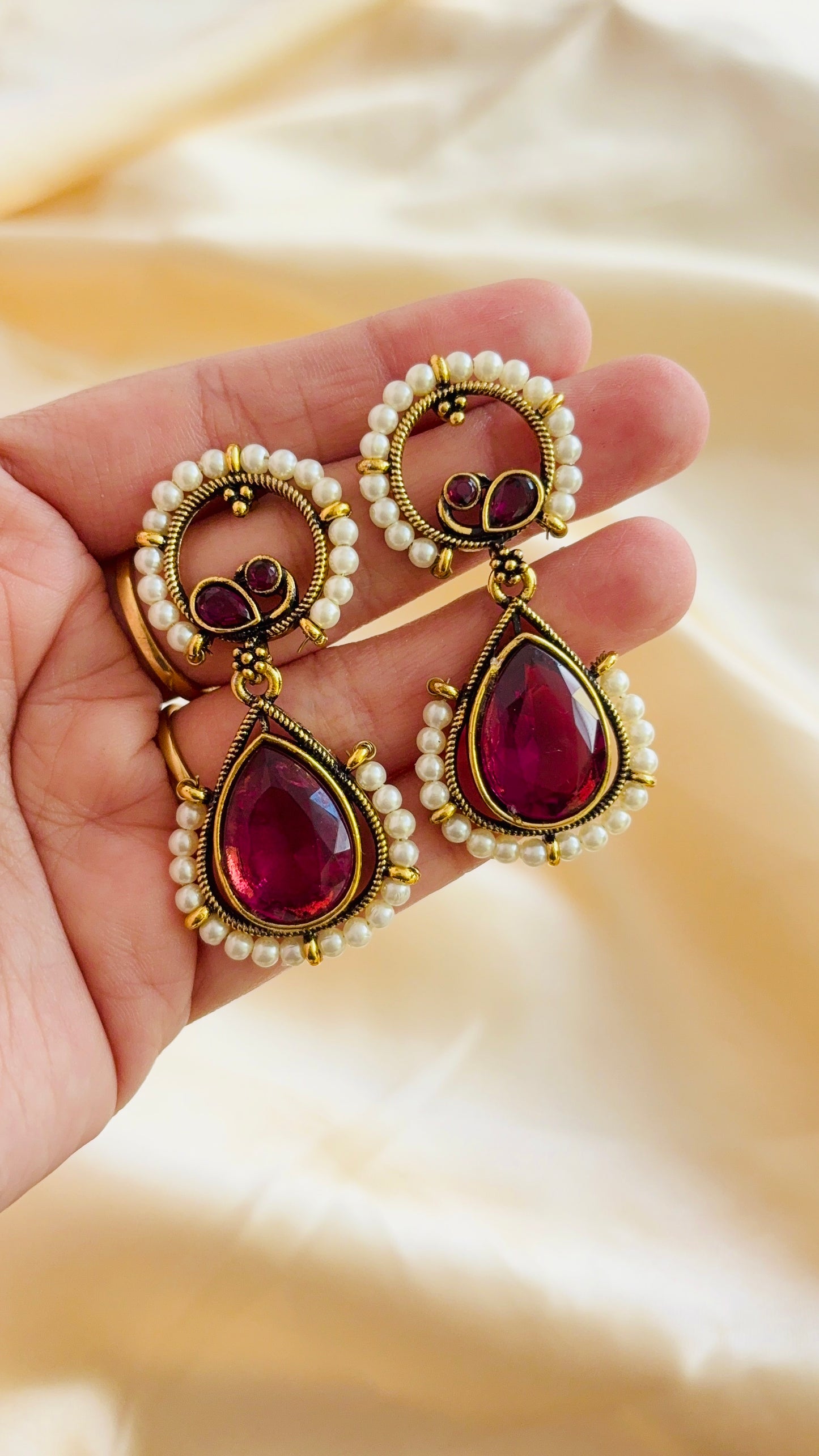 Pearl outlined Monalisa Stone Earrings