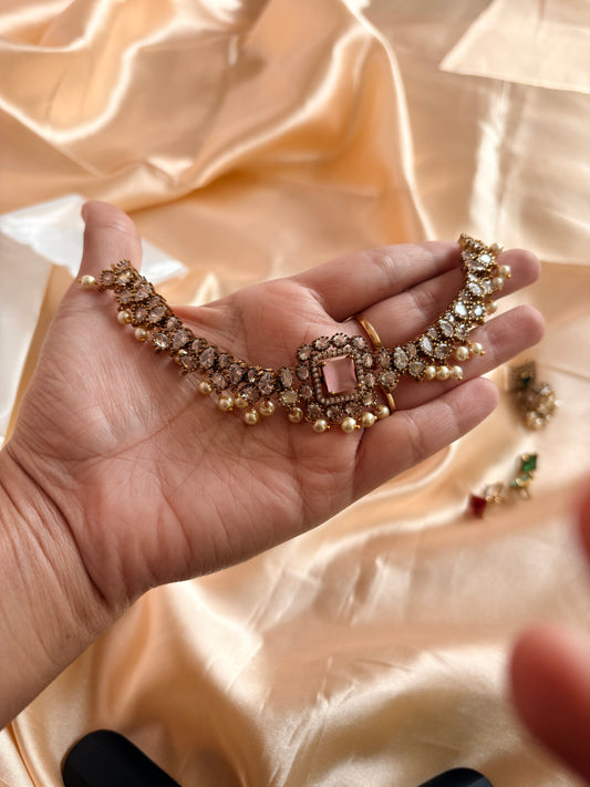 Colour interchangeable necklace