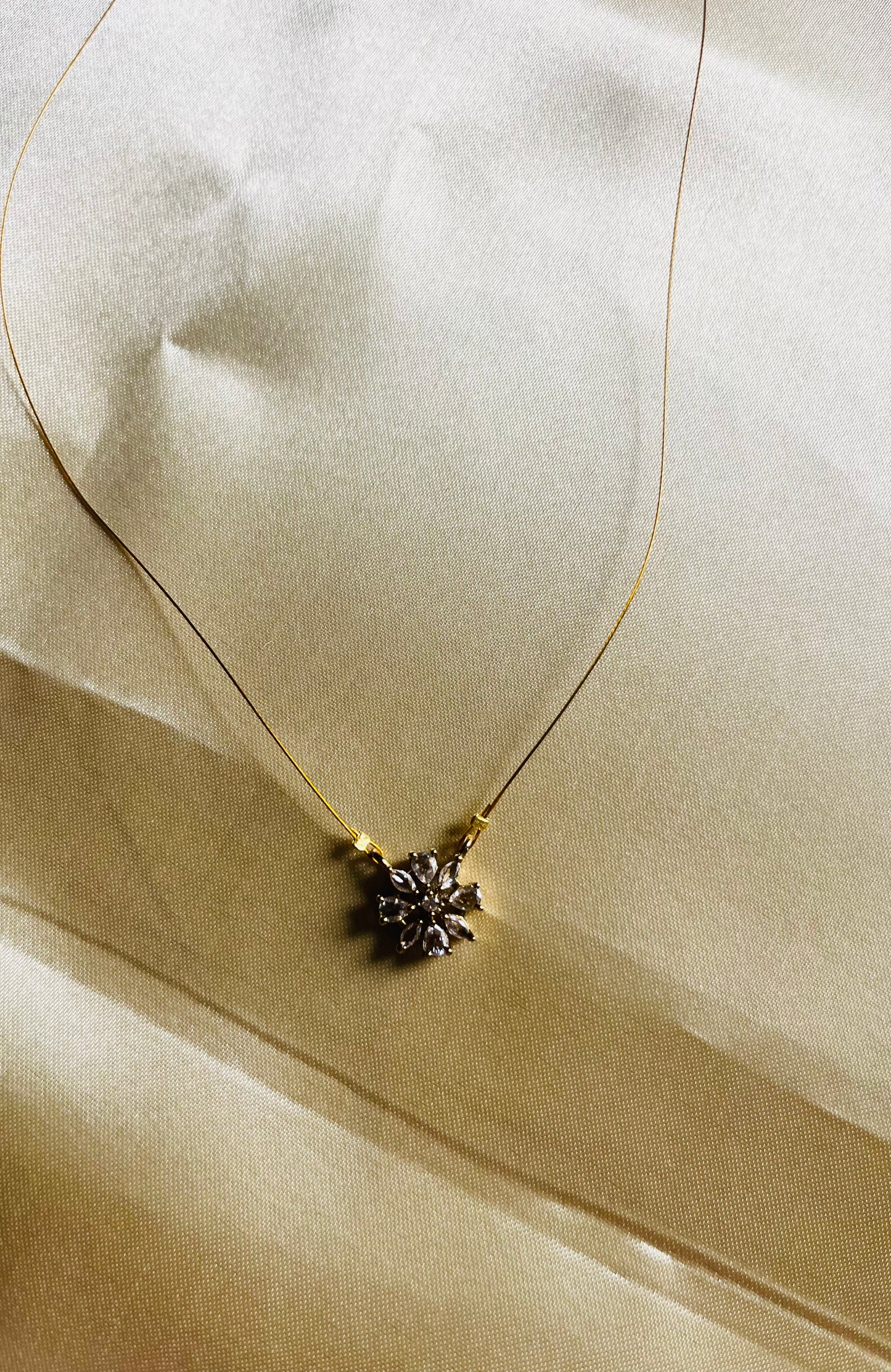 AD Floral Invisible necklace