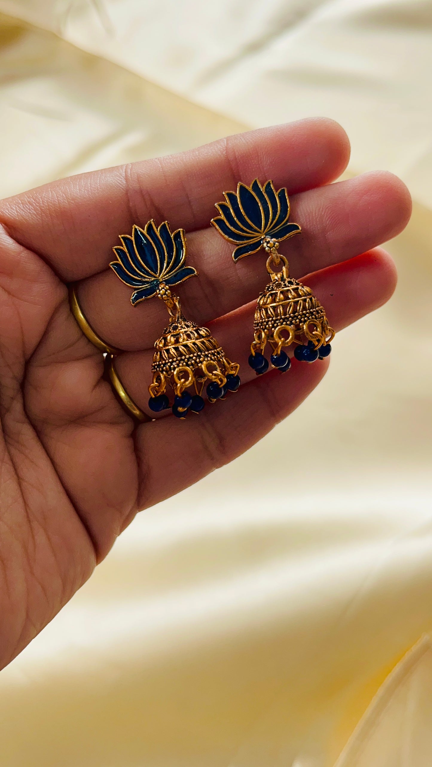 Tamara Jhumka(Small)