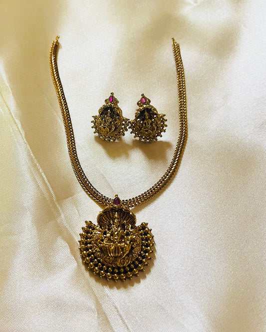 Removable Lakshmi pendant Attigai with Stud