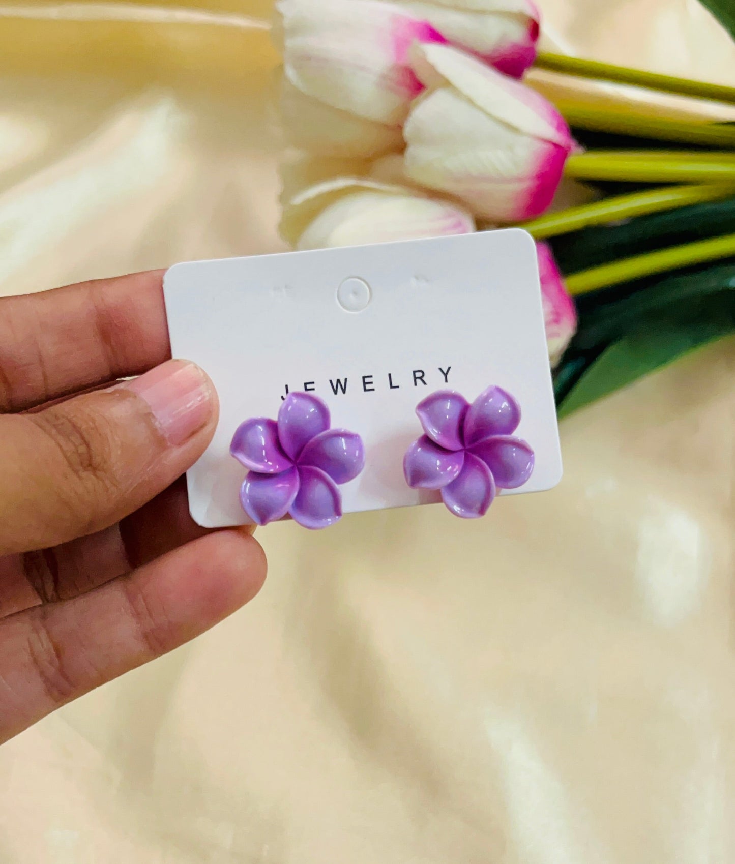 Lilly Stud
