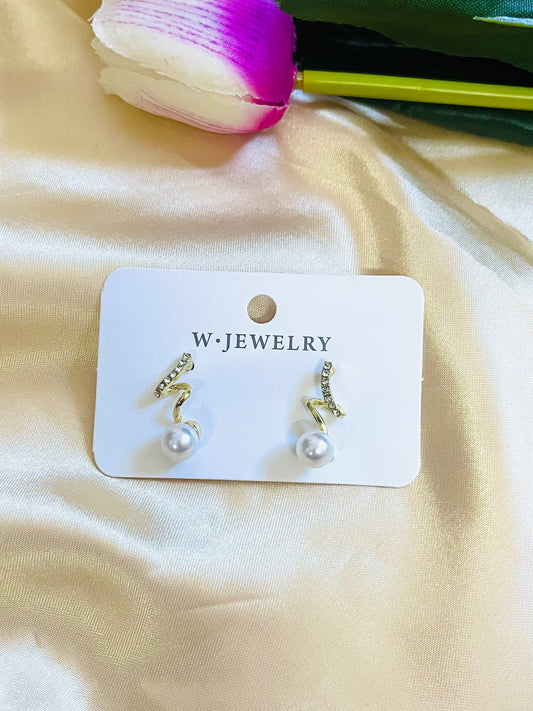 Korean Style Swirl Stud